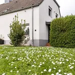 Haus 6 Pers Mit Garten 15 Min Zur Messe Duesseldorf