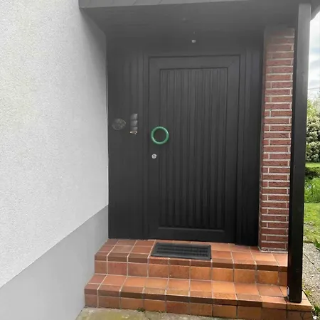 Haus 6 Pers Mit Garten 15 Min Zur Messe Duesseldorf * 克雷费尔德