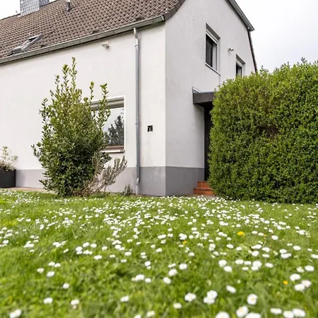 Haus 6 Pers Mit Garten 15 Min Zur Messe Duesseldorf