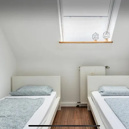 Haus 6 Pers Mit Garten 15 Min Zur Messe Duesseldorf * 克雷费尔德