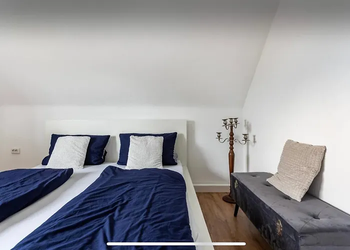 Haus 6 Pers Mit Garten 15 Min Zur Messe Duesseldorf クレーフェルト