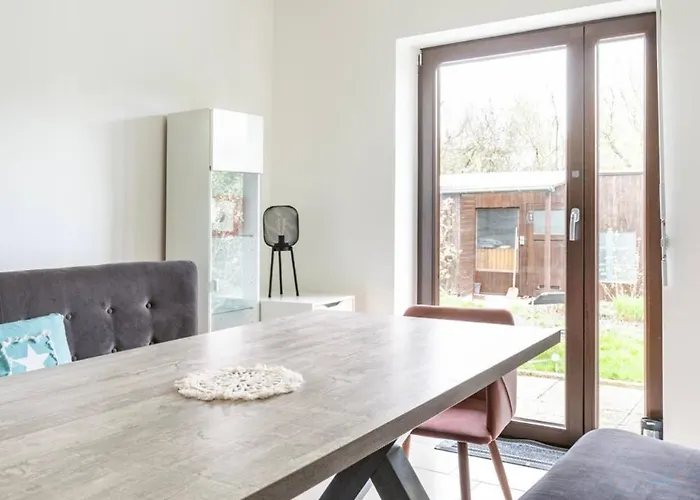 別荘 Haus 6 Pers Mit Garten 15 Min Zur Messe Duesseldorf クレーフェルト