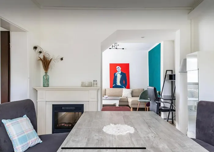 Haus 6 Pers Mit Garten 15 Min Zur Messe Duesseldorf * クレーフェルト